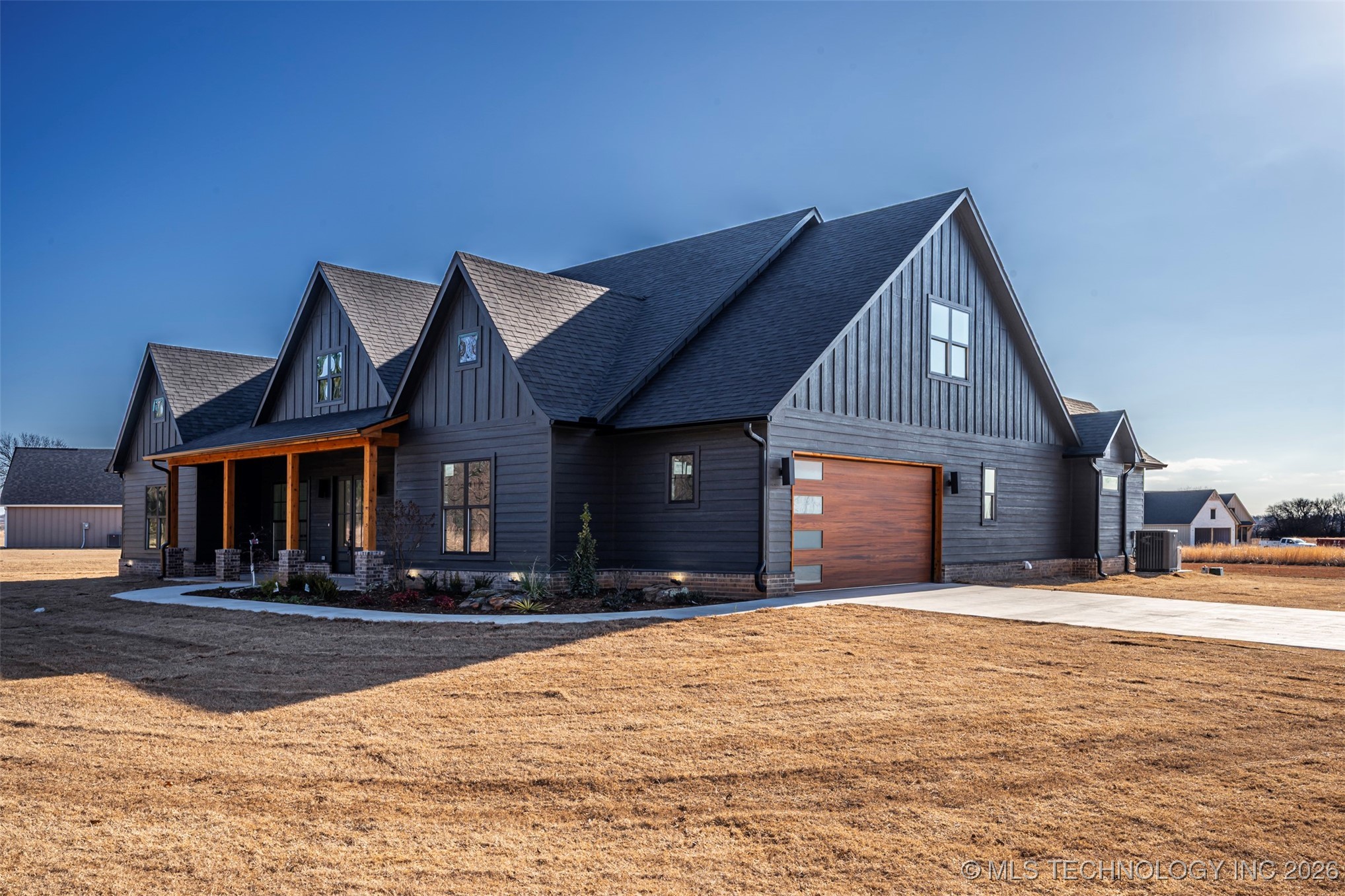 16052 County Road 3600 Property Photo 4