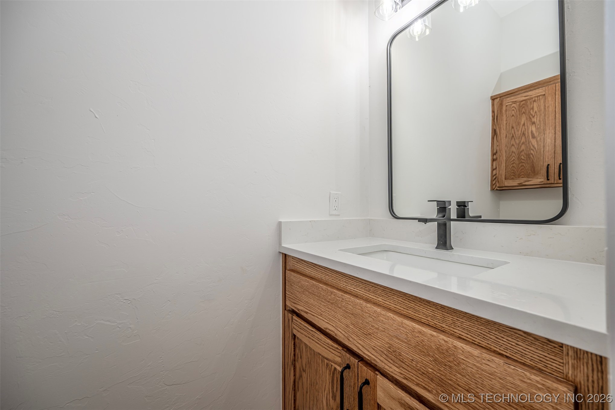 16052 County Road 3600 Property Photo 23