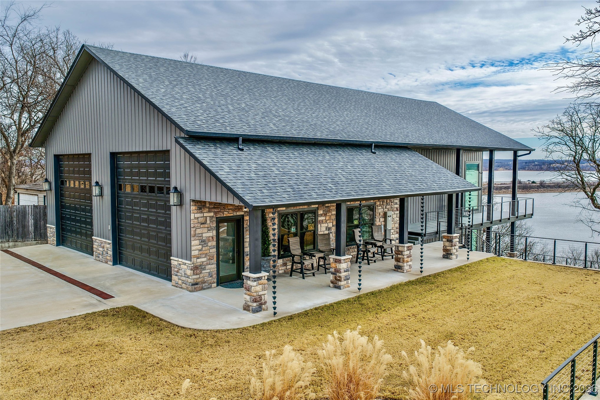 417188 Mockingbird Lane Property Photo 1