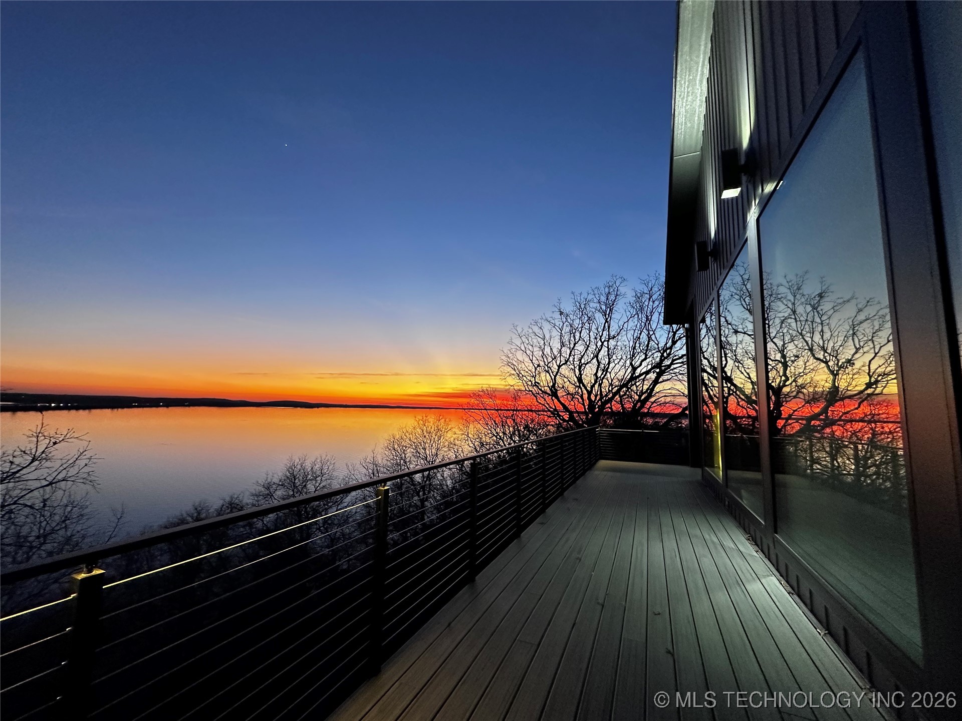 417188 Mockingbird Lane Property Photo 5