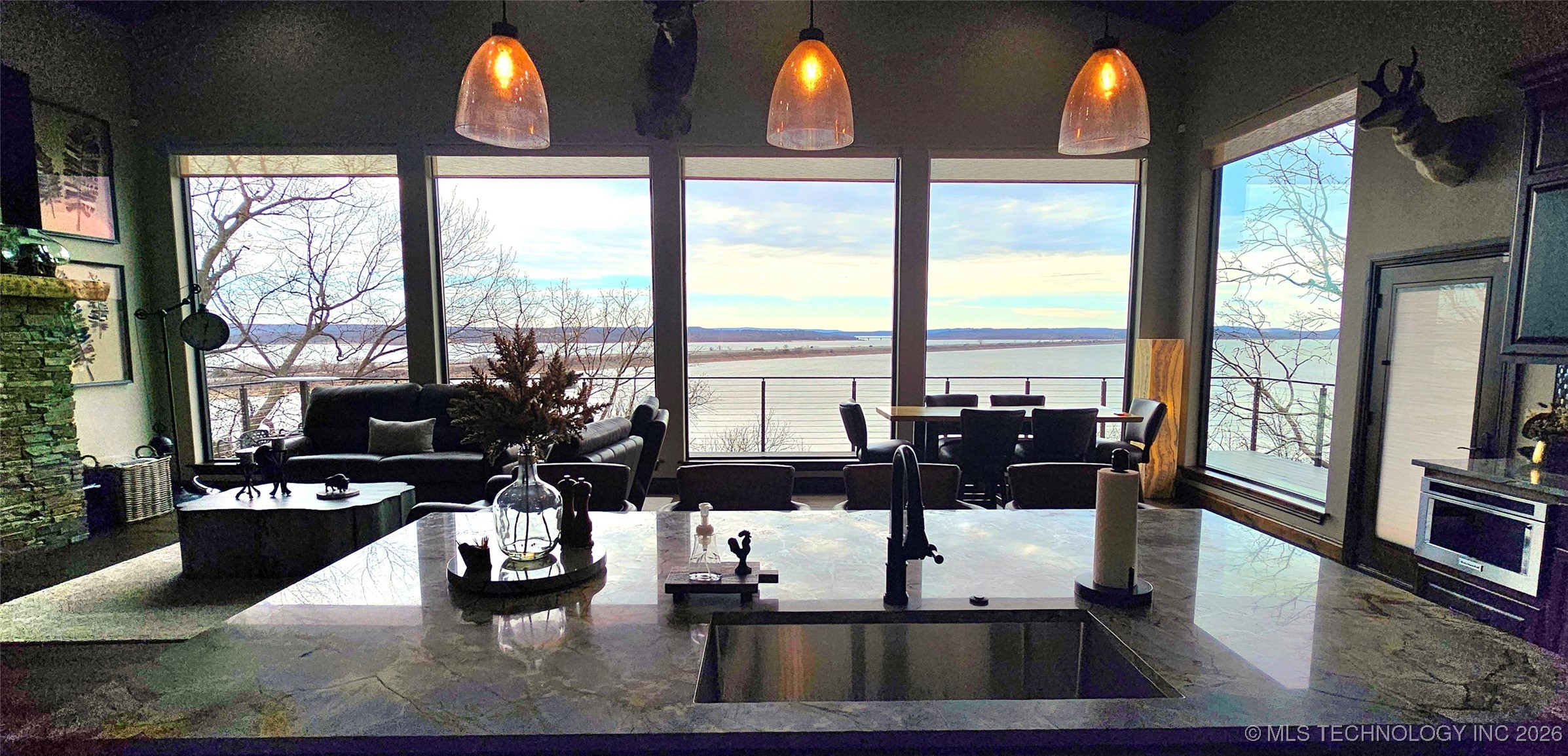 417188 Mockingbird Lane Property Photo 13