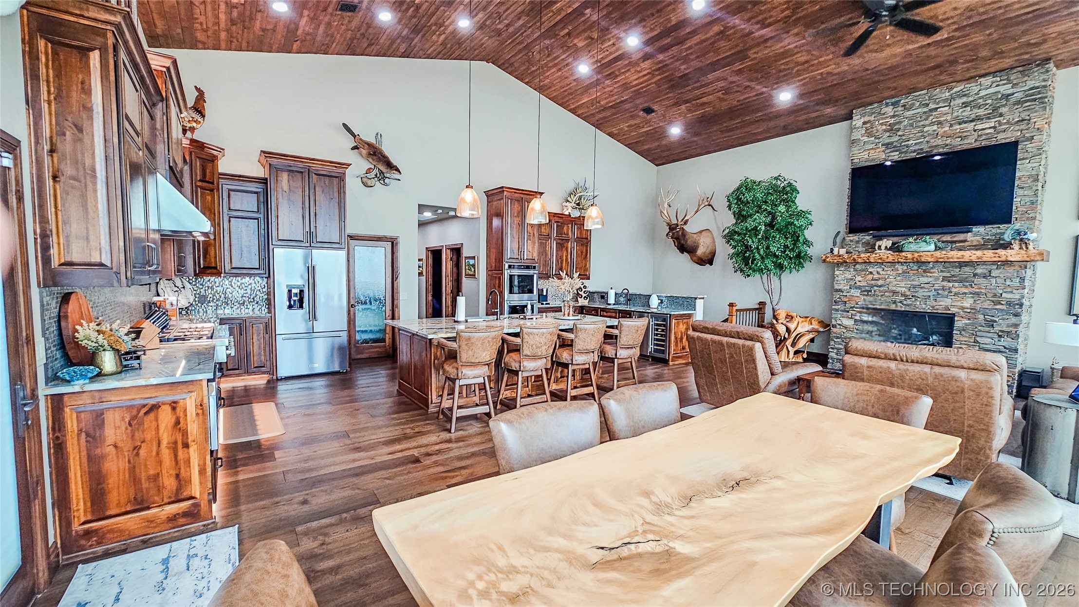 417188 Mockingbird Lane Property Photo 15