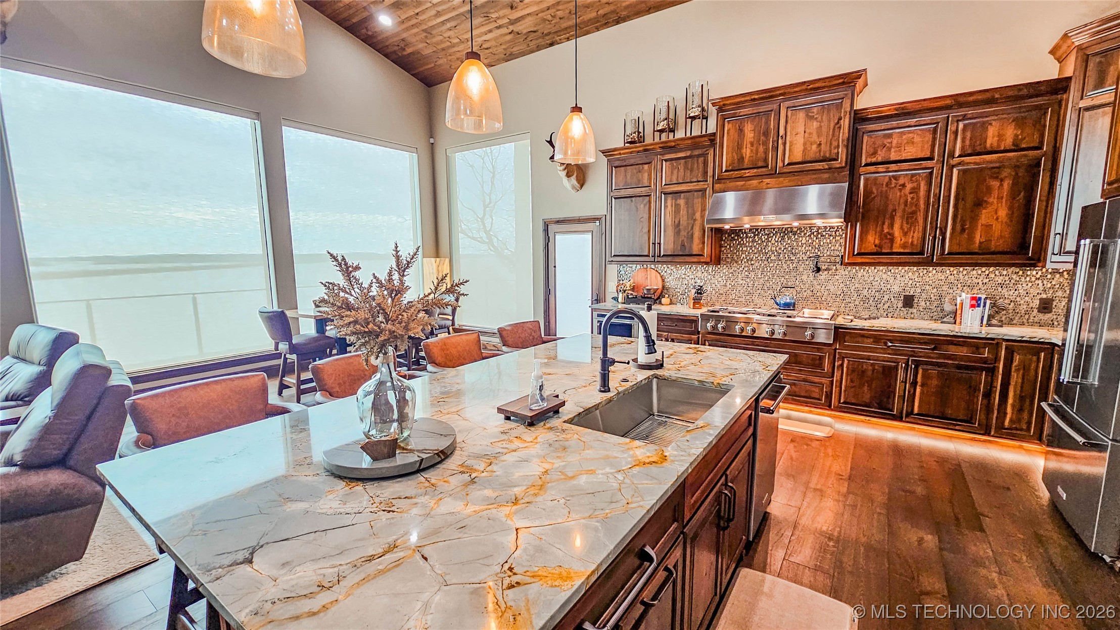 417188 Mockingbird Lane Property Photo 18