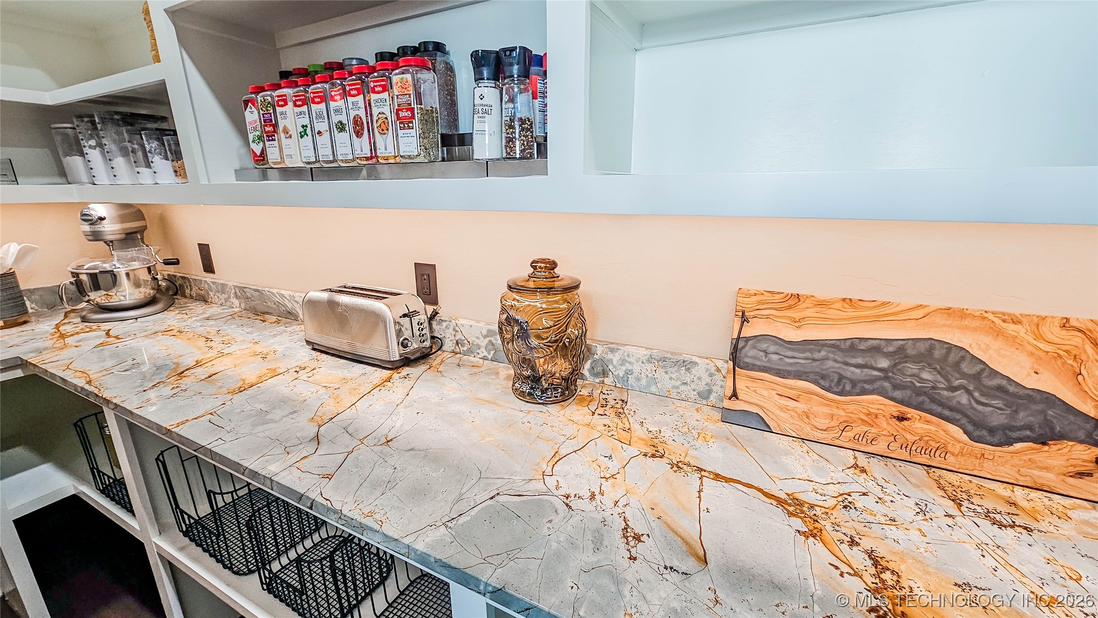 417188 Mockingbird Lane Property Photo 29