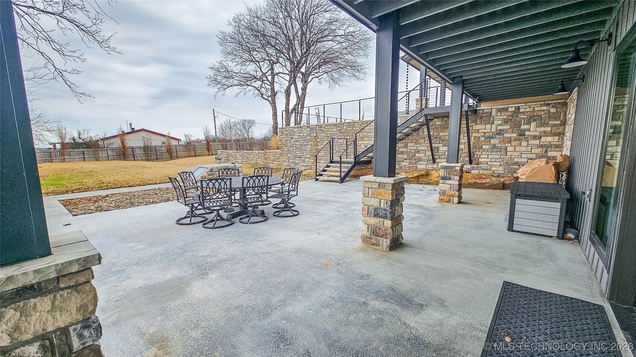 417188 Mockingbird Lane Property Photo 54