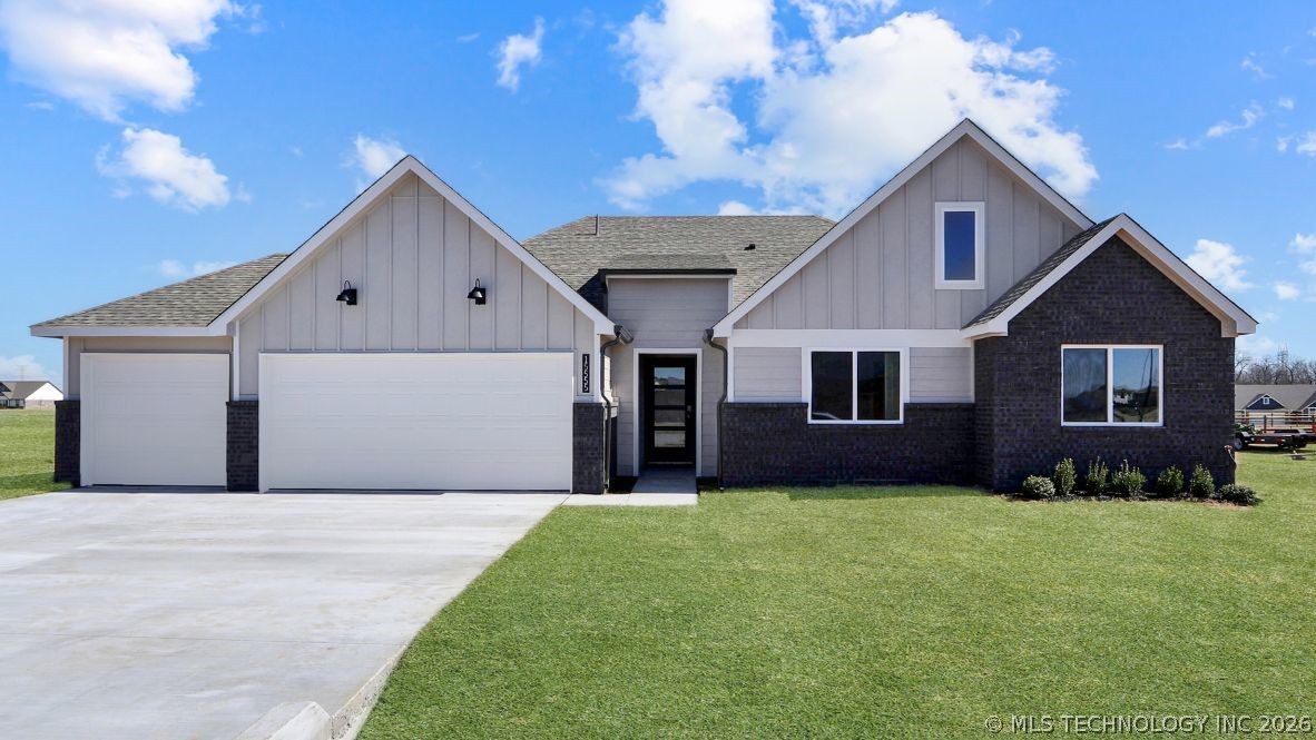 15555 S 36th East Avenue S Property Photo 1