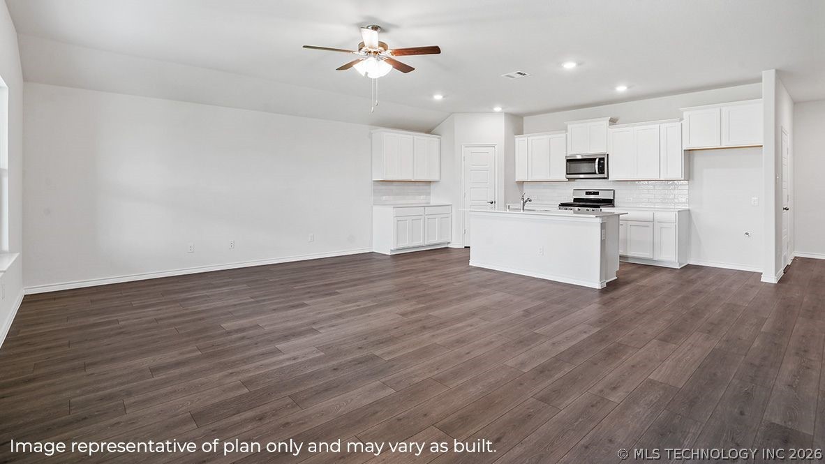 15555 S 36th East Avenue S Property Photo 3