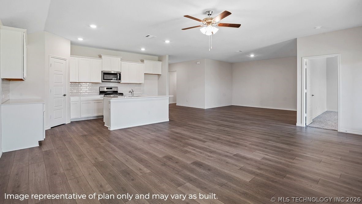 15555 S 36th East Avenue S Property Photo 5