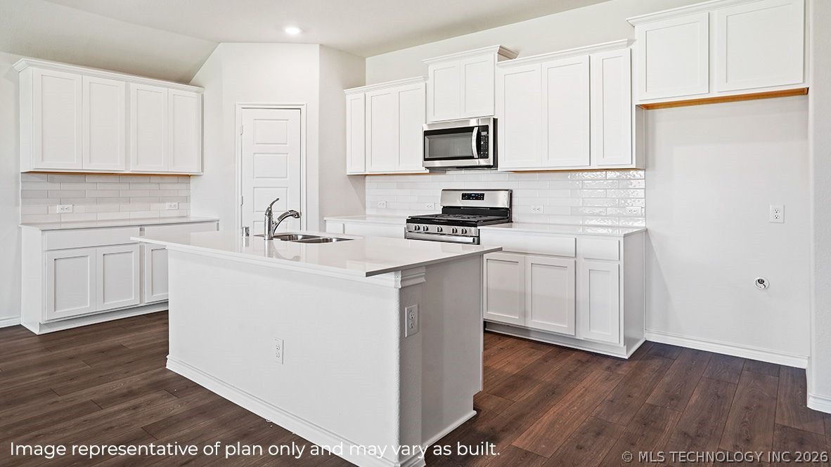 15555 S 36th East Avenue S Property Photo 8