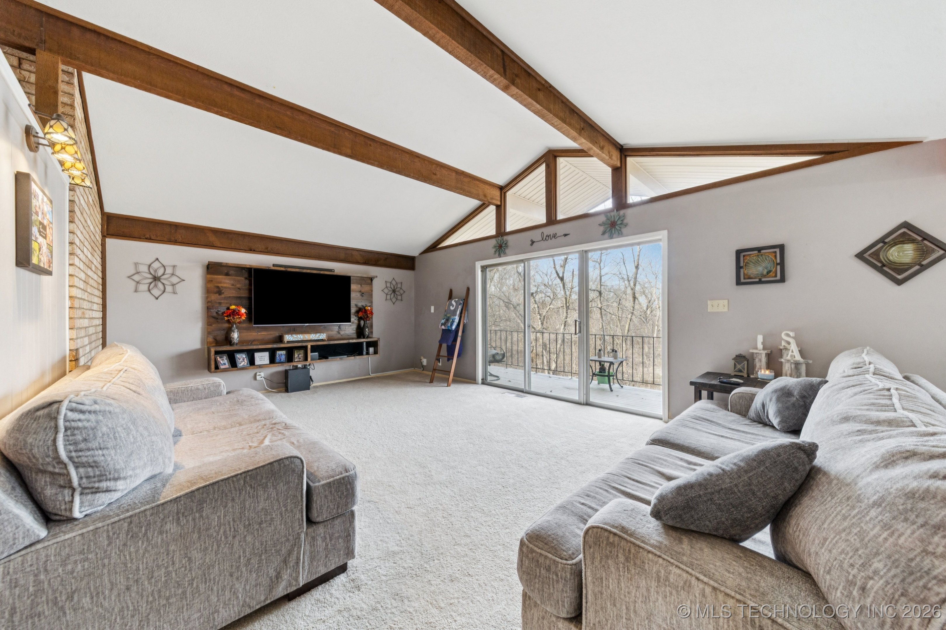 1808 S Skyline Place Property Photo 8