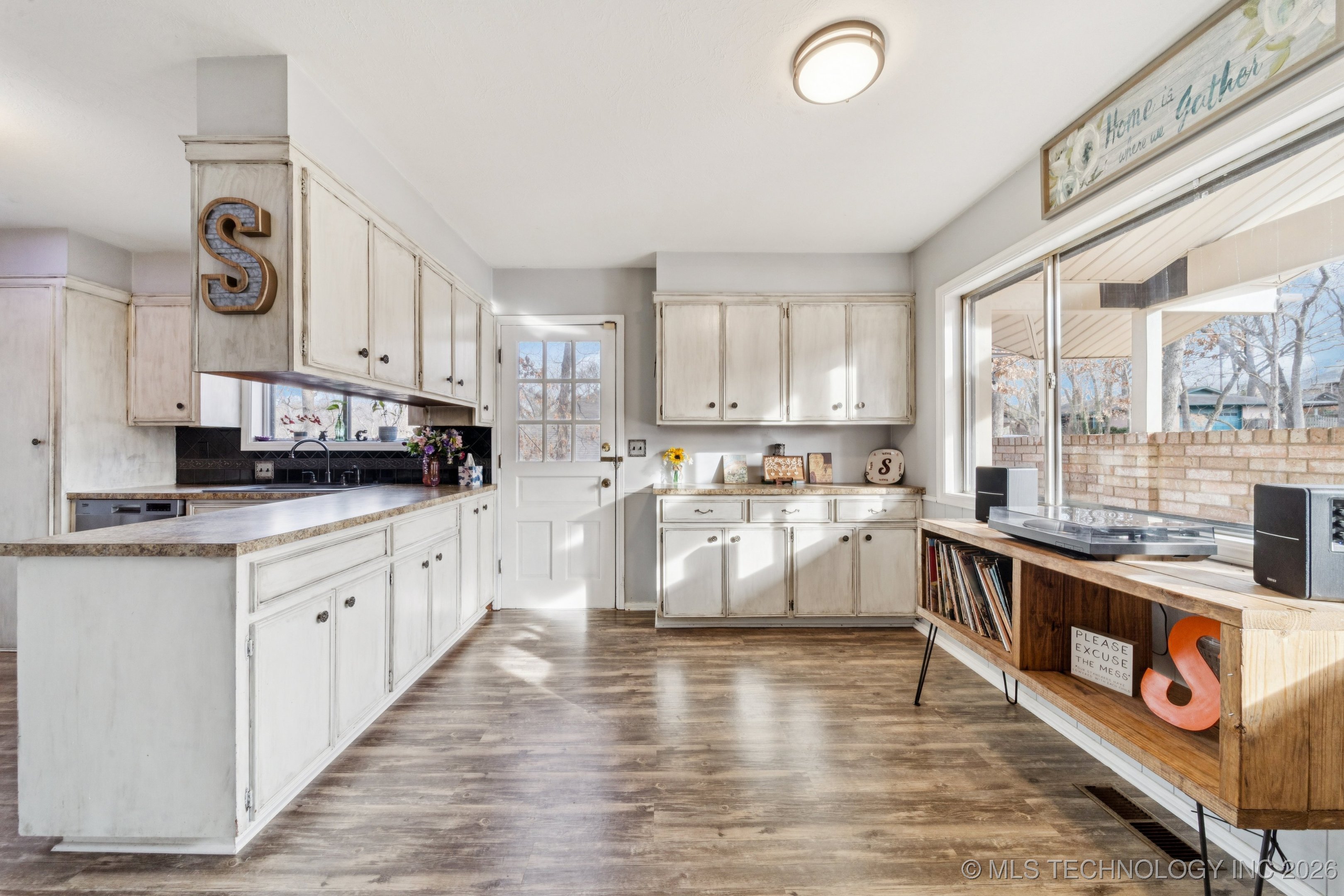 1808 S Skyline Place Property Photo 14