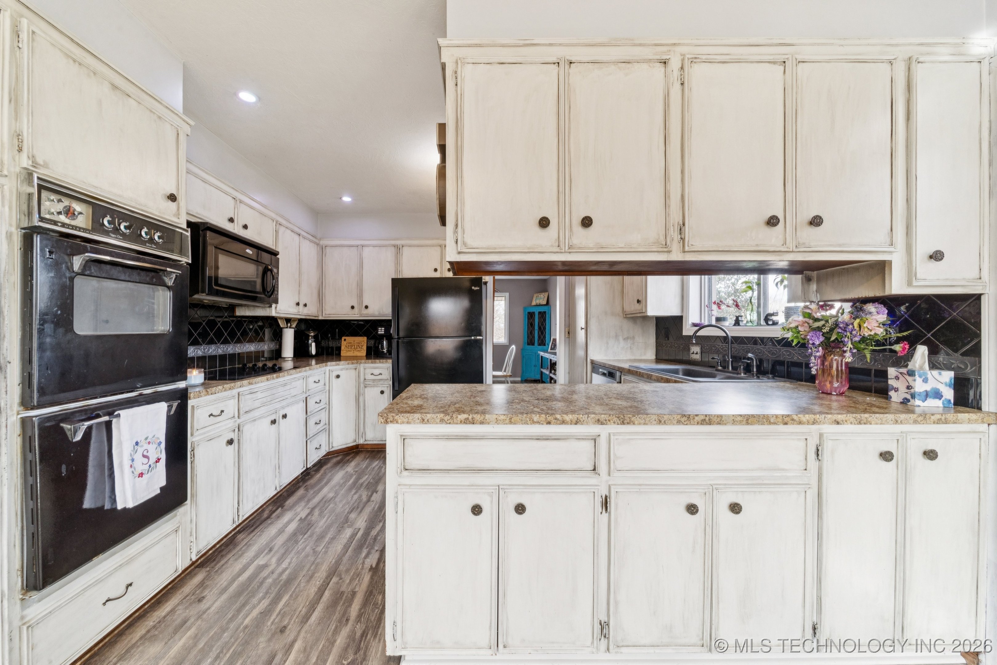 1808 S Skyline Place Property Photo 15