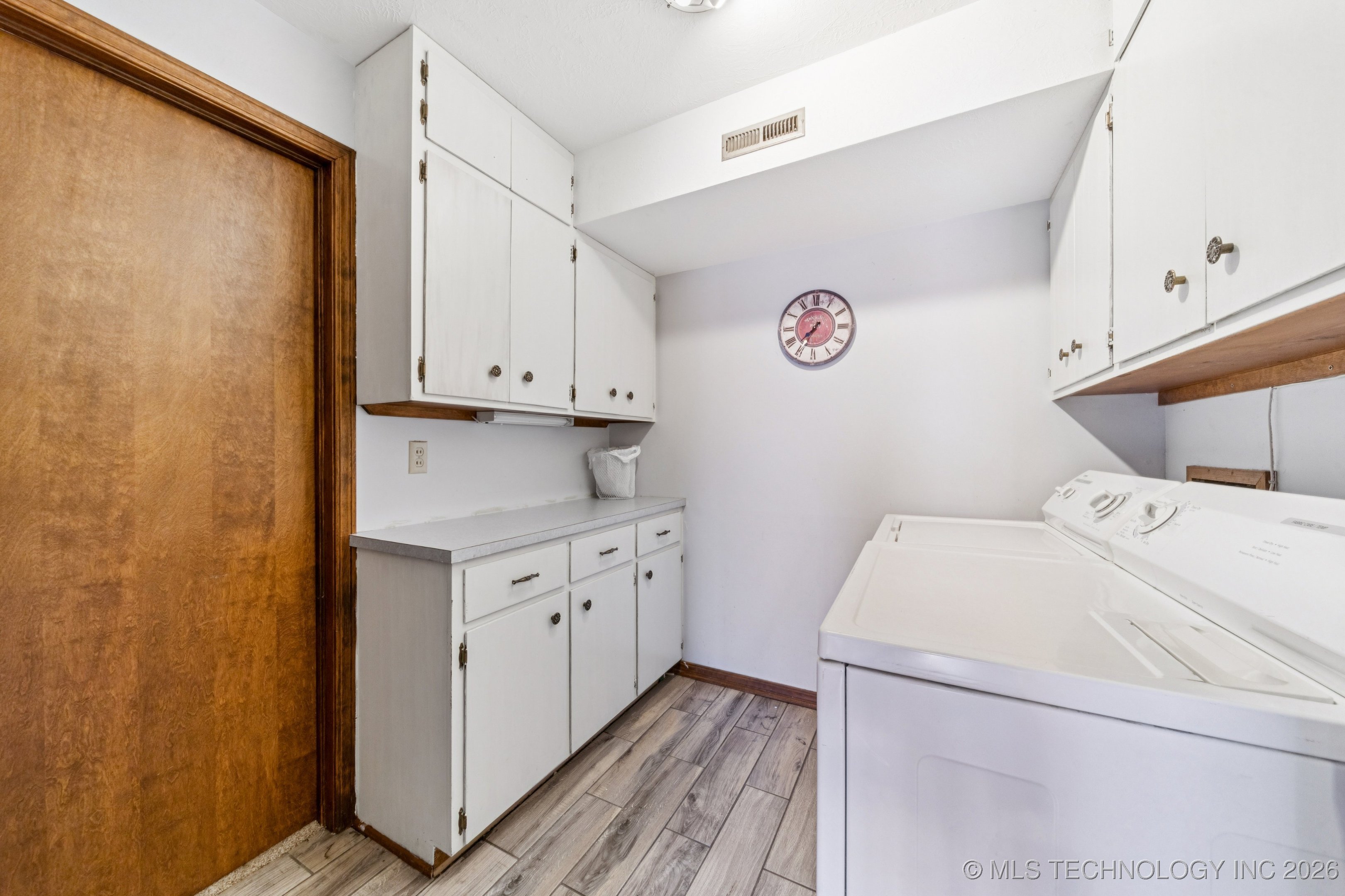 1808 S Skyline Place Property Photo 37