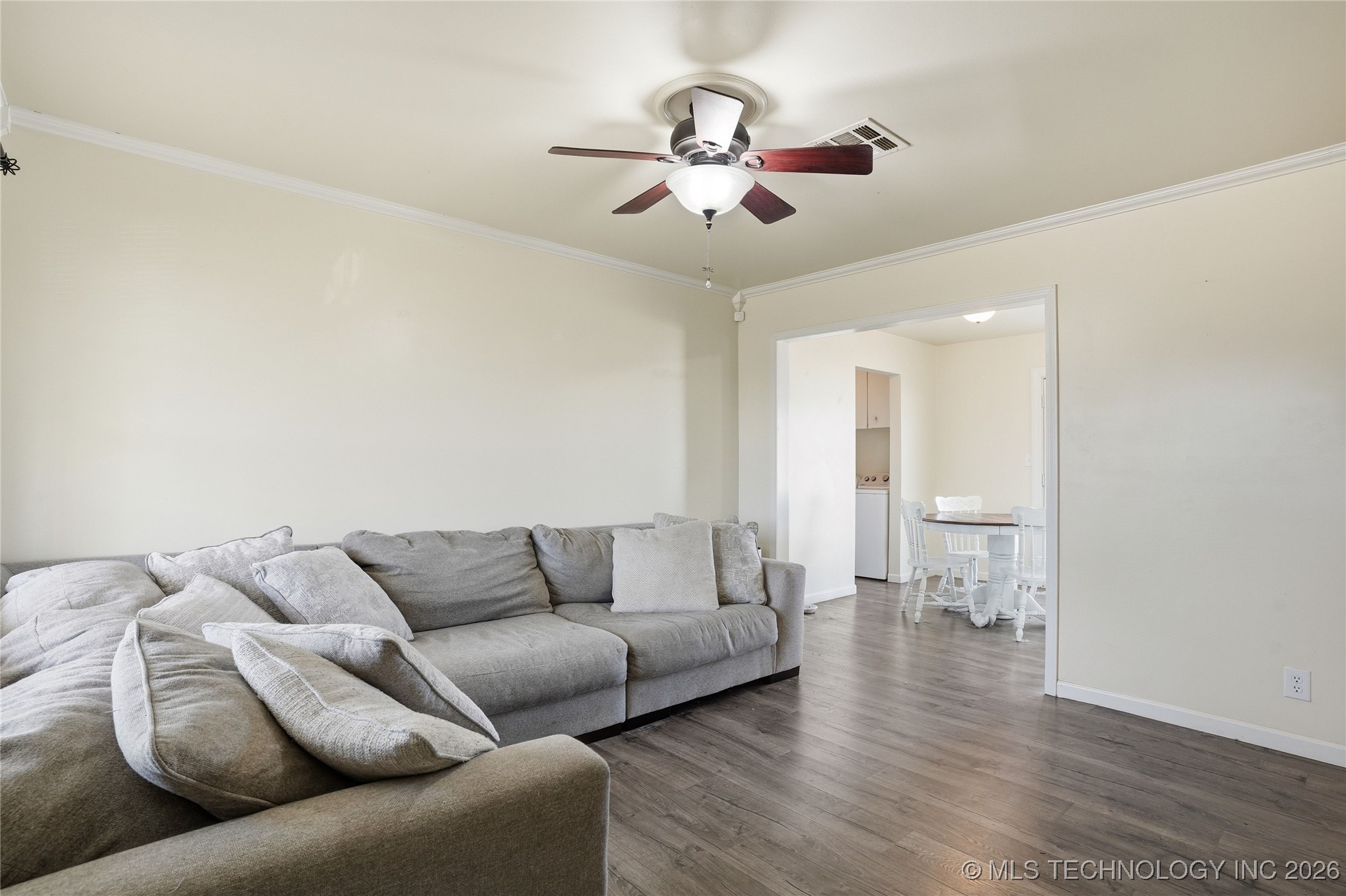 105 W 32nd Street Property Photo 8