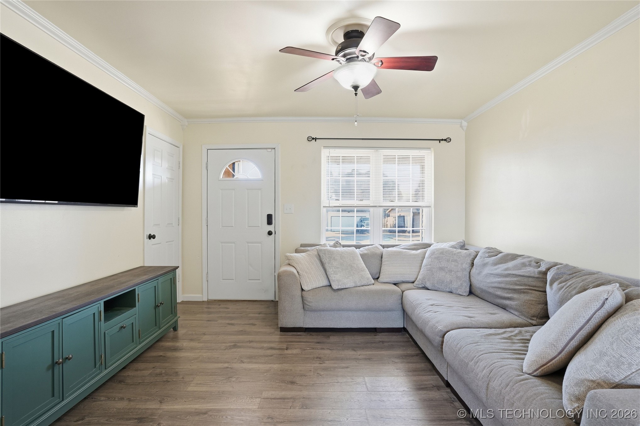 105 W 32nd Street Property Photo 9