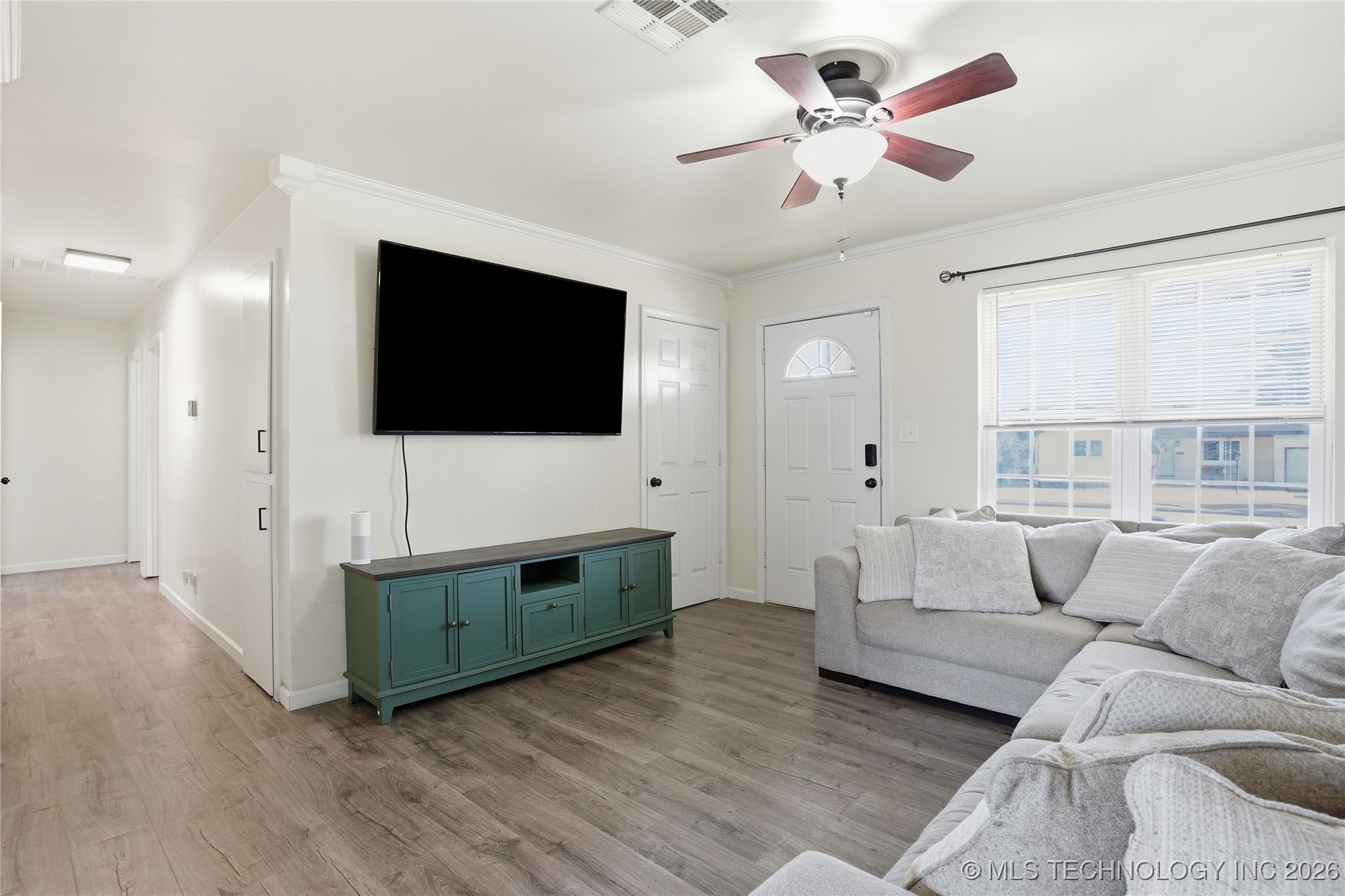 105 W 32nd Street Property Photo 10