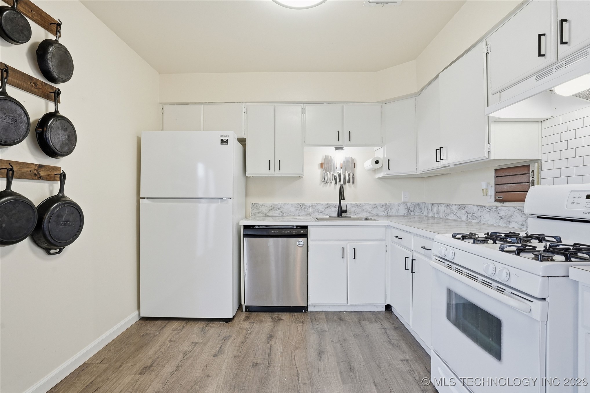 105 W 32nd Street Property Photo 12