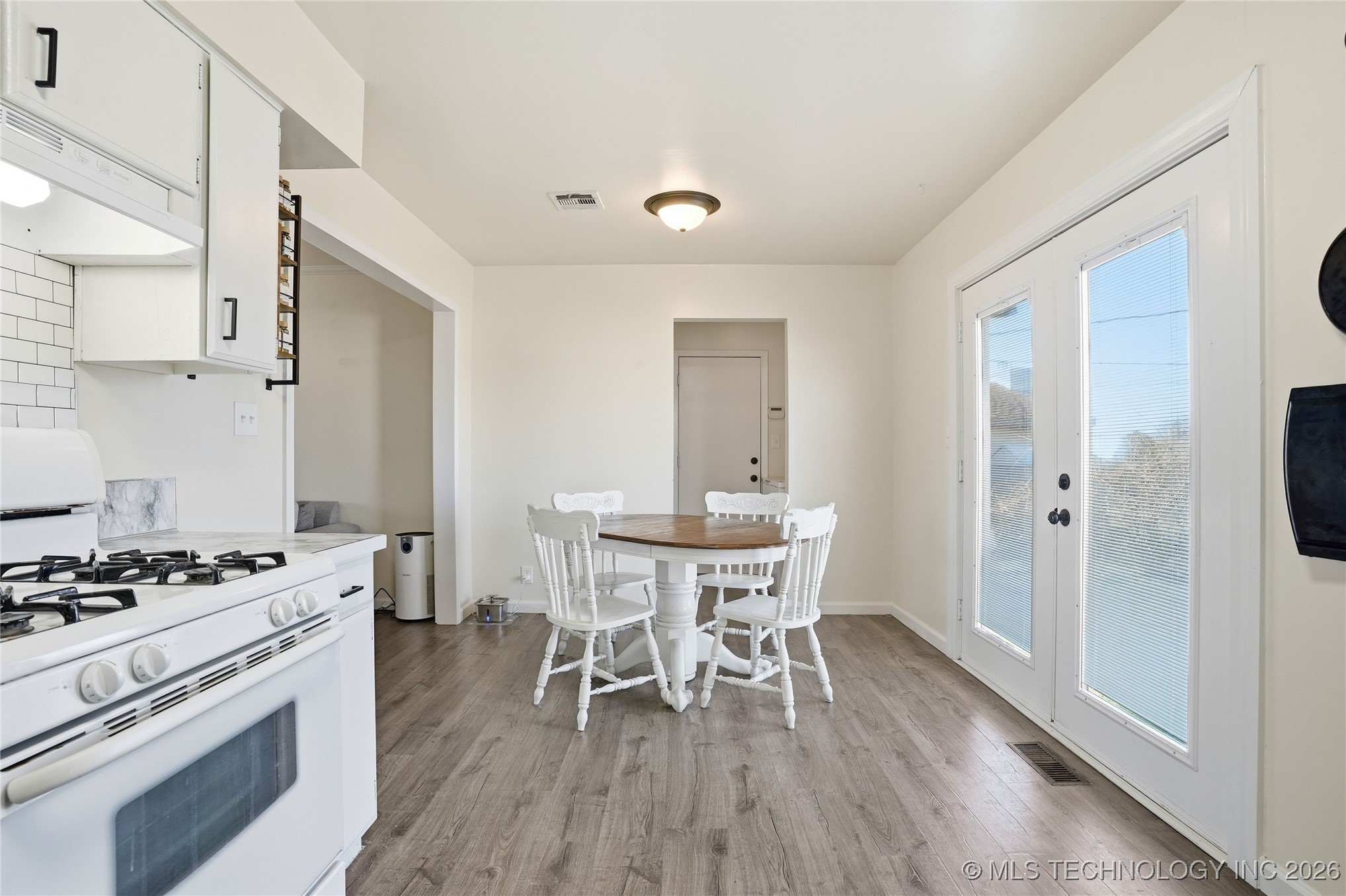 105 W 32nd Street Property Photo 16