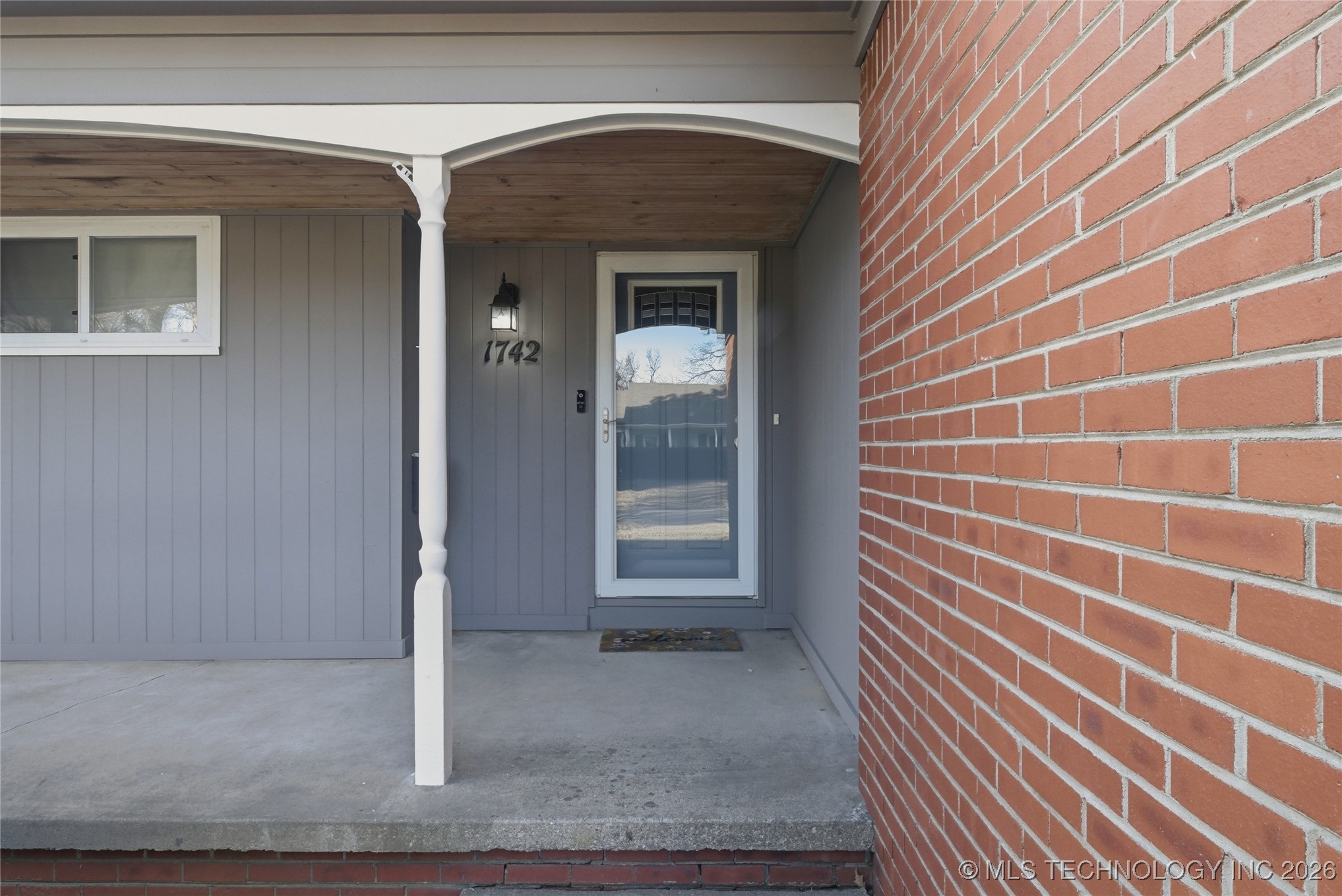 1742 E 61st Place Property Photo 3