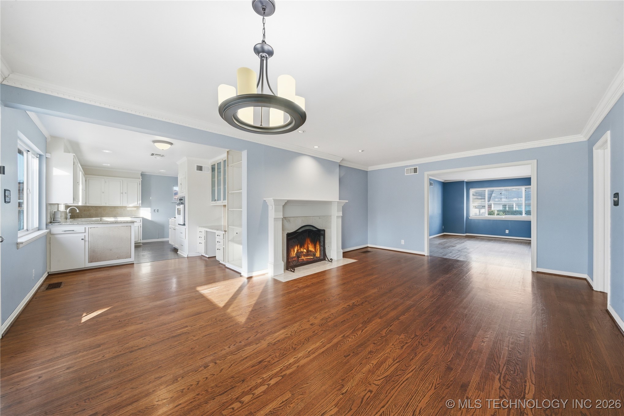 1742 E 61st Place Property Photo 7