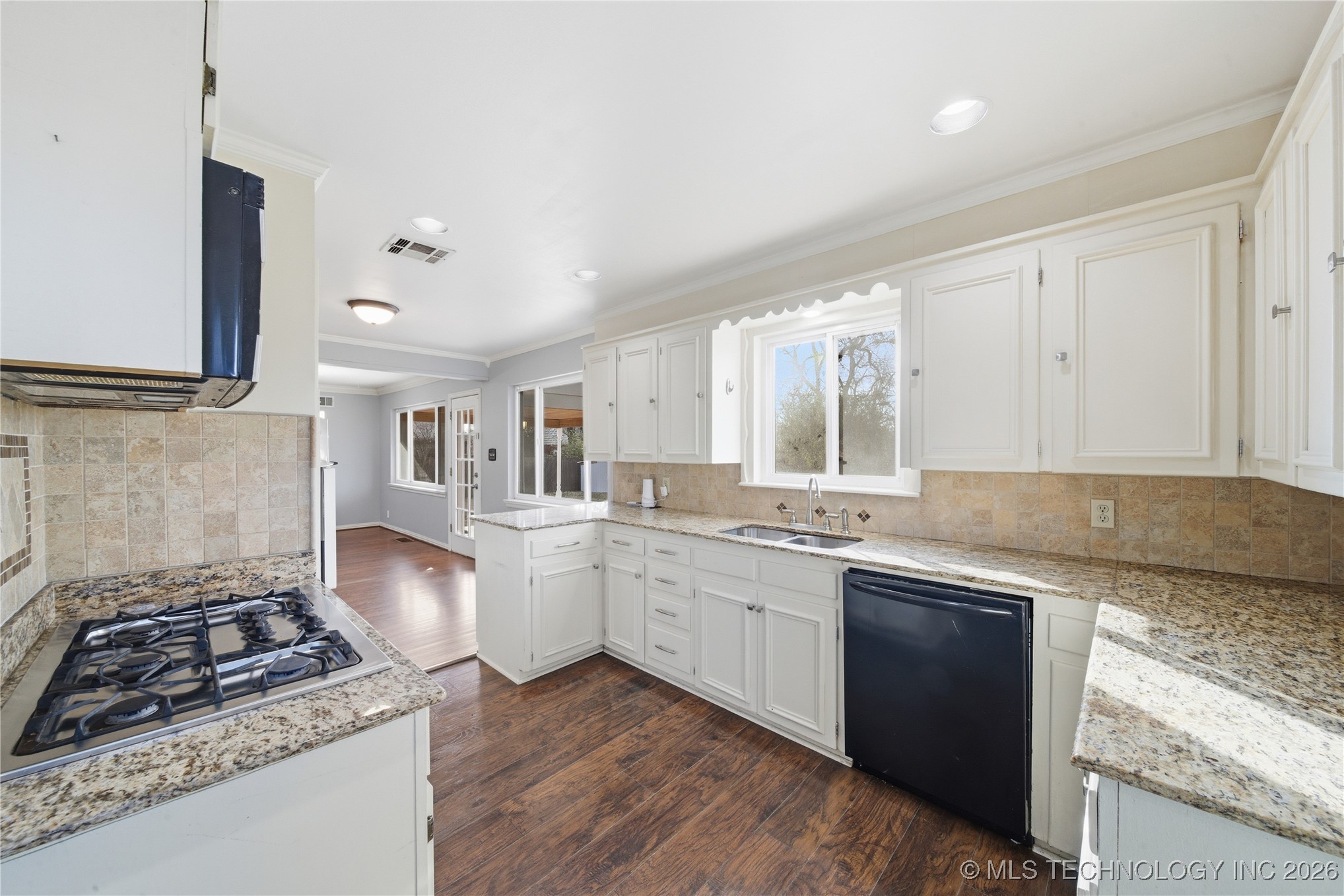 1742 E 61st Place Property Photo 12