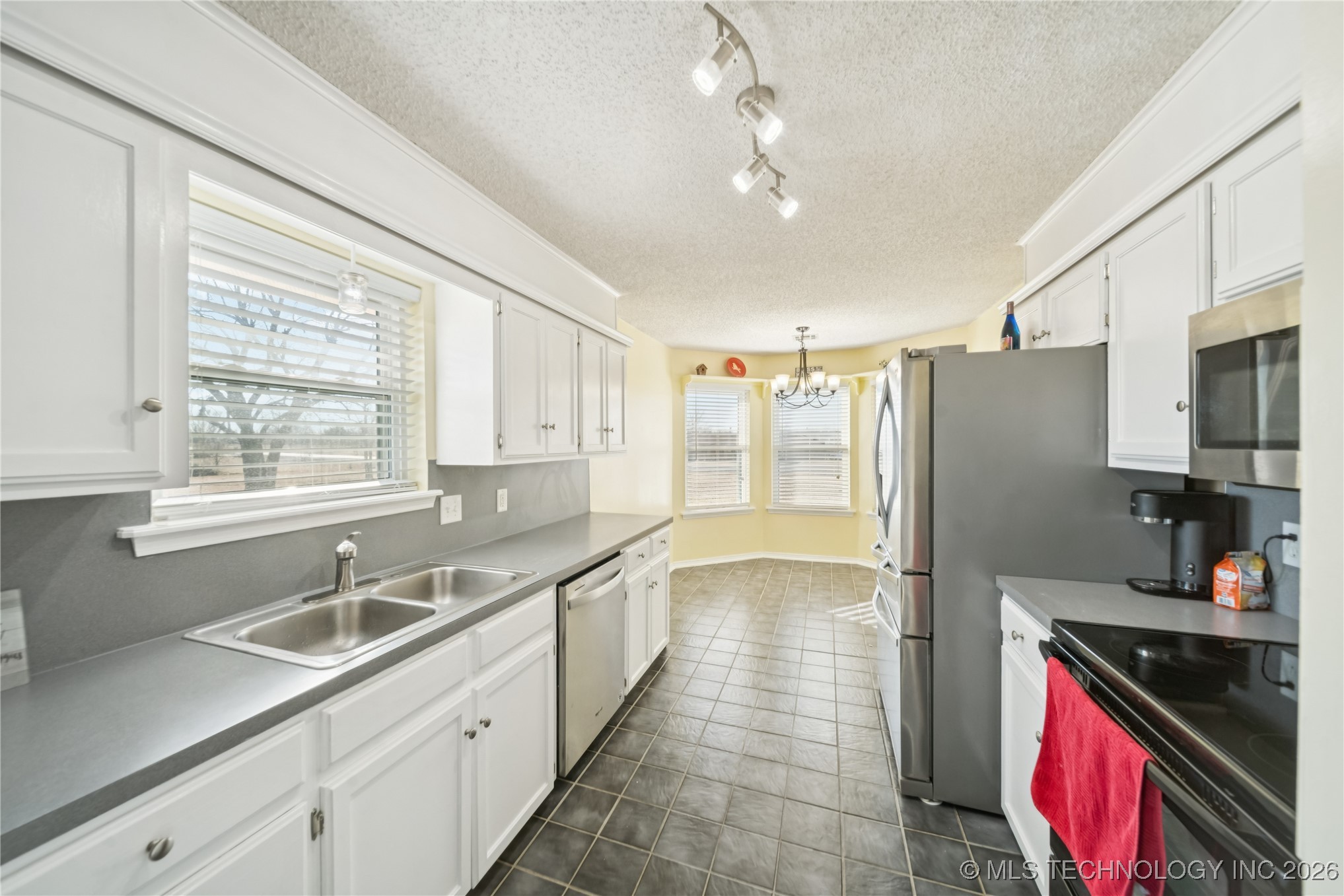 20665 S Carefree Drive Property Photo 2