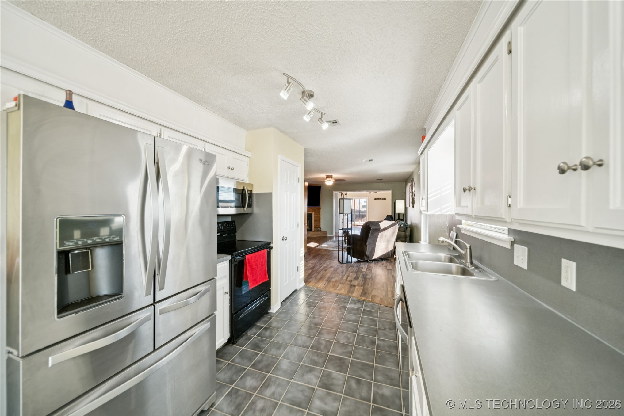 20665 S Carefree Drive Property Photo 4