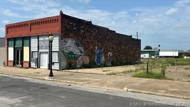 218 S Main Street Property Photo 1