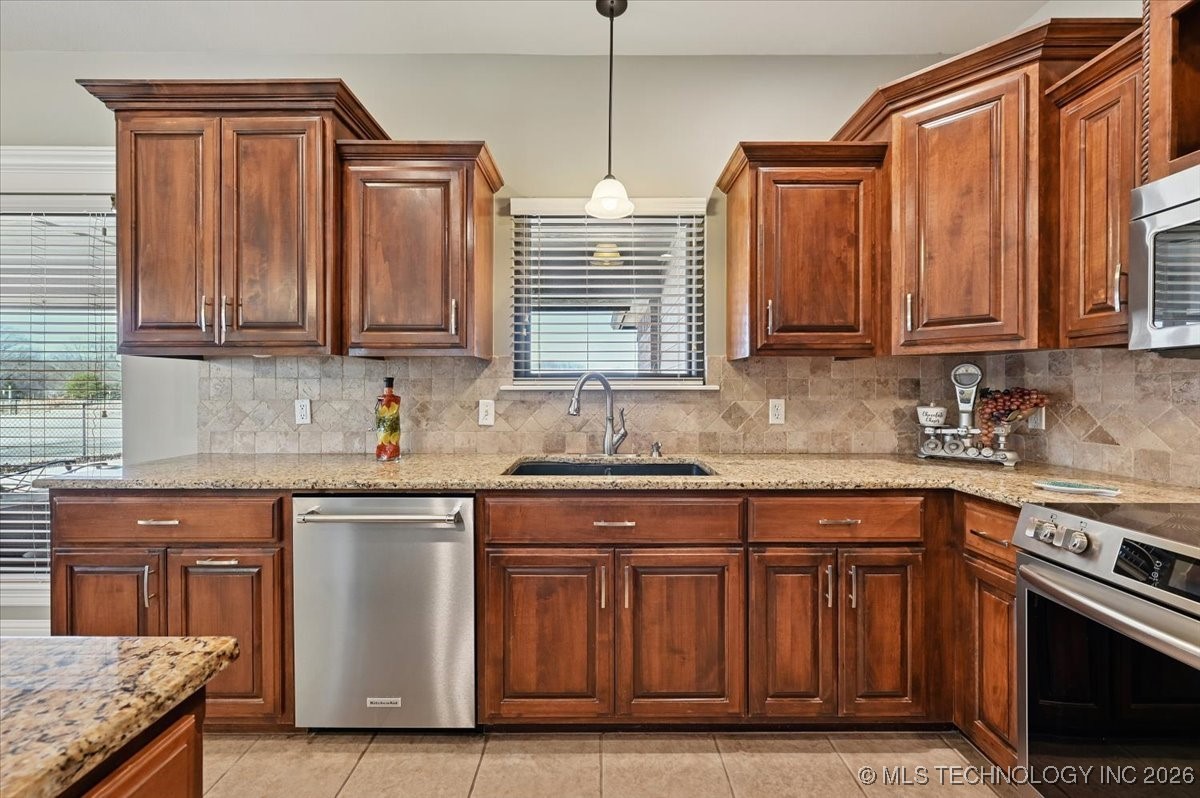 24383 E 145th Street S Property Photo 22