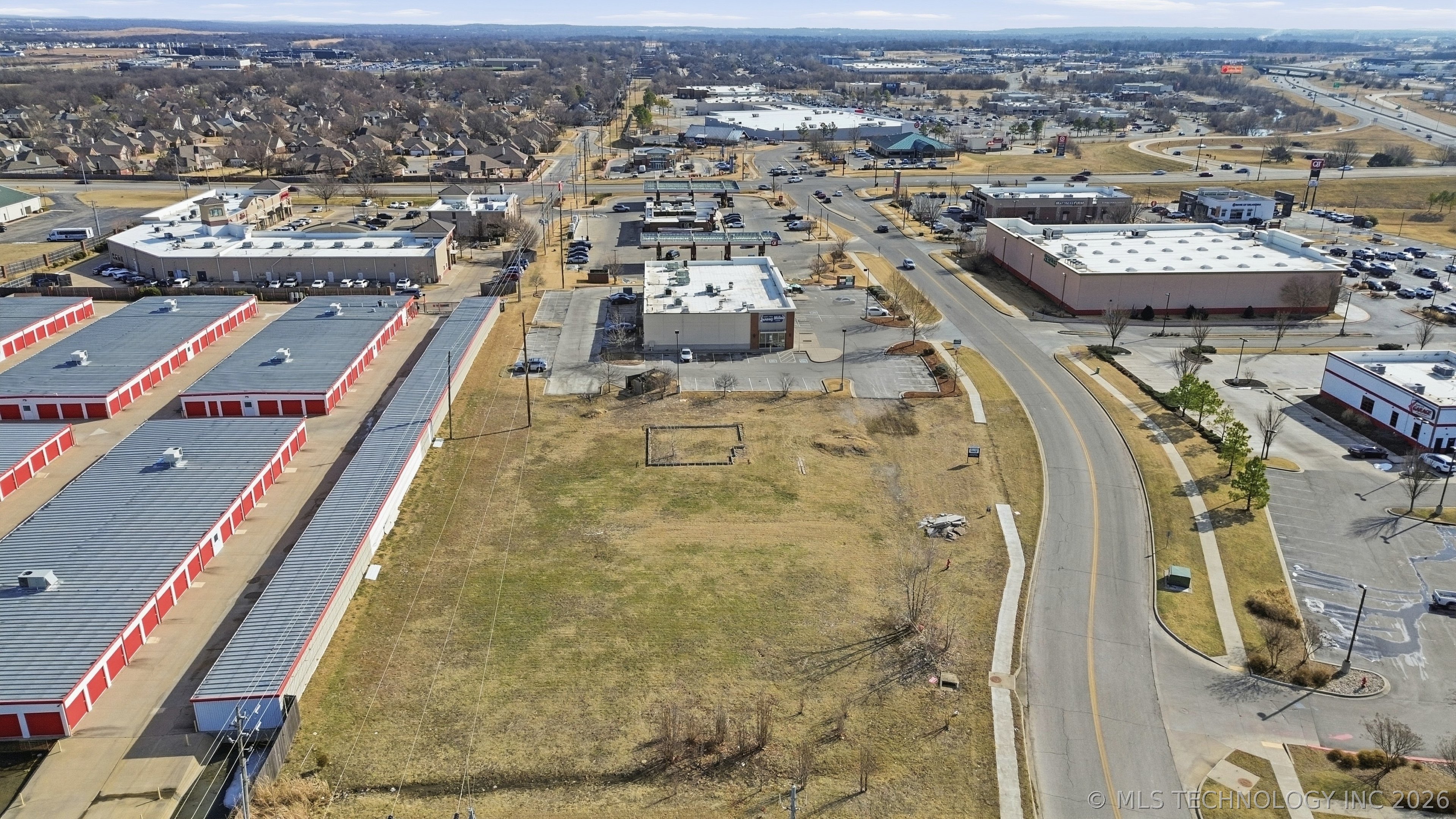 800 E Hillside Drive Property Photo 4