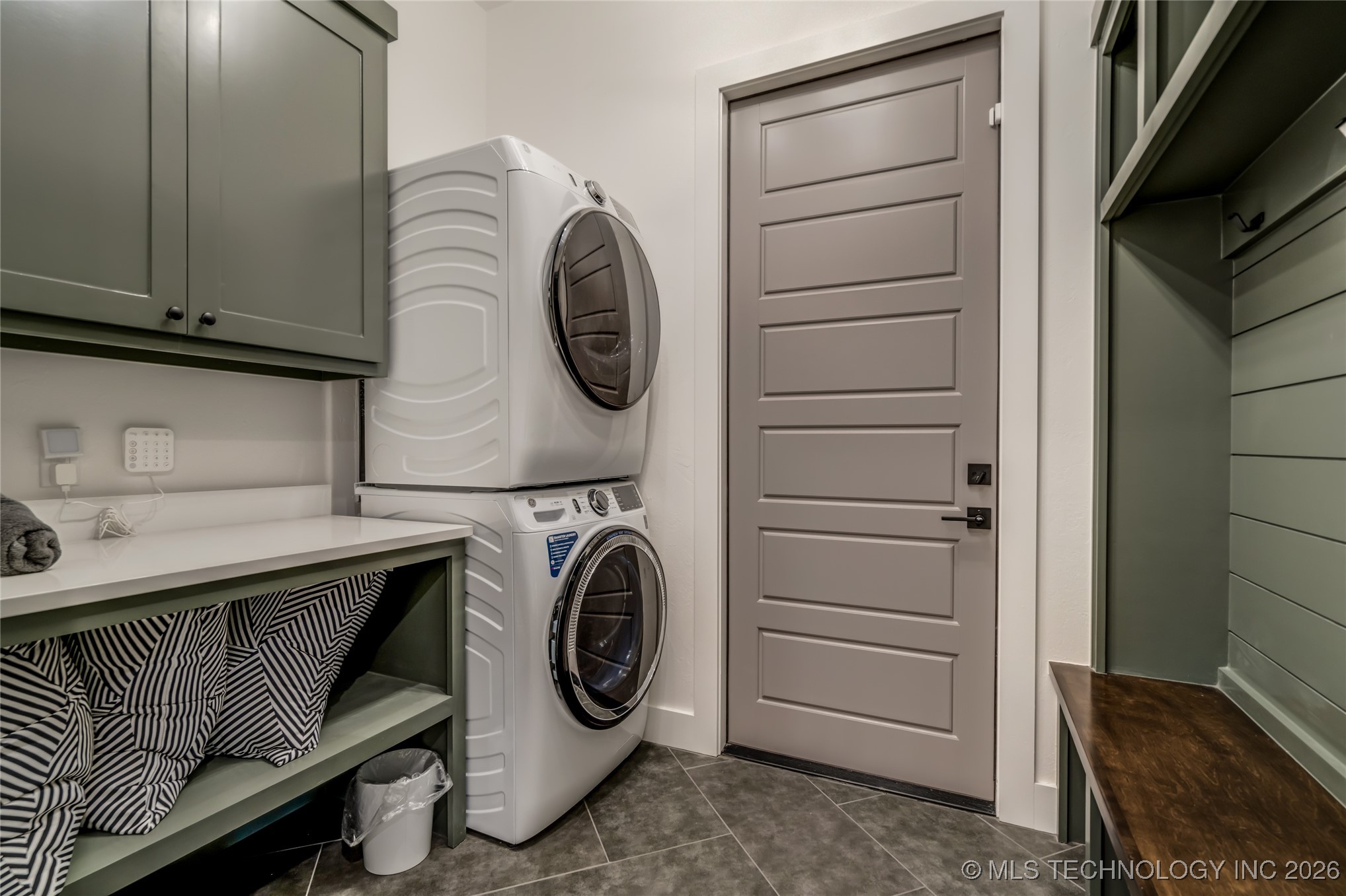 118289 S 4215 Property Photo 20