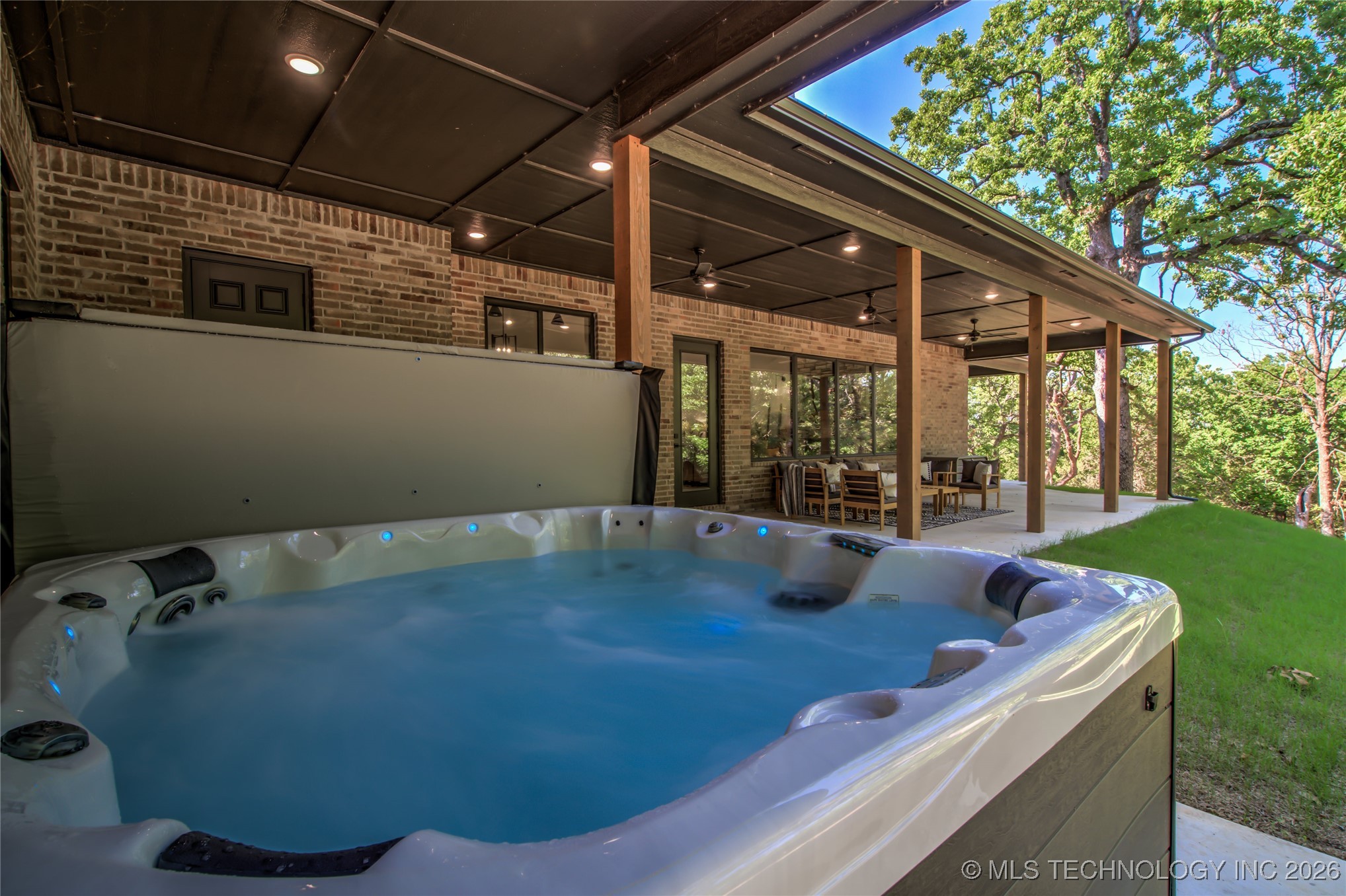 118289 S 4215 Property Photo 21