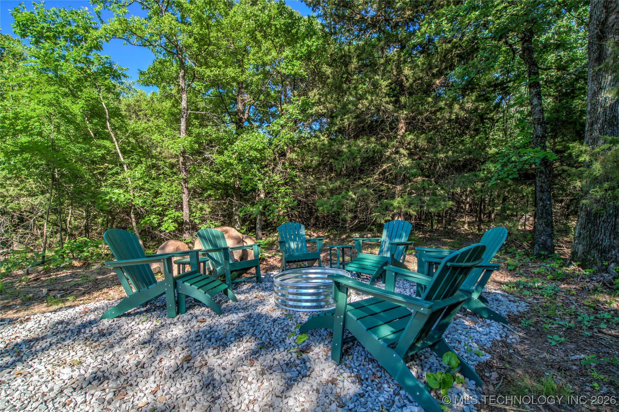 118289 S 4215 Property Photo 22