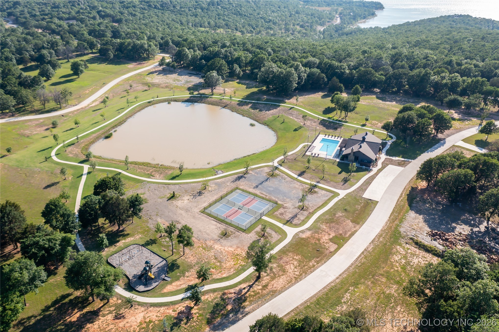 118289 S 4215 Property Photo 23