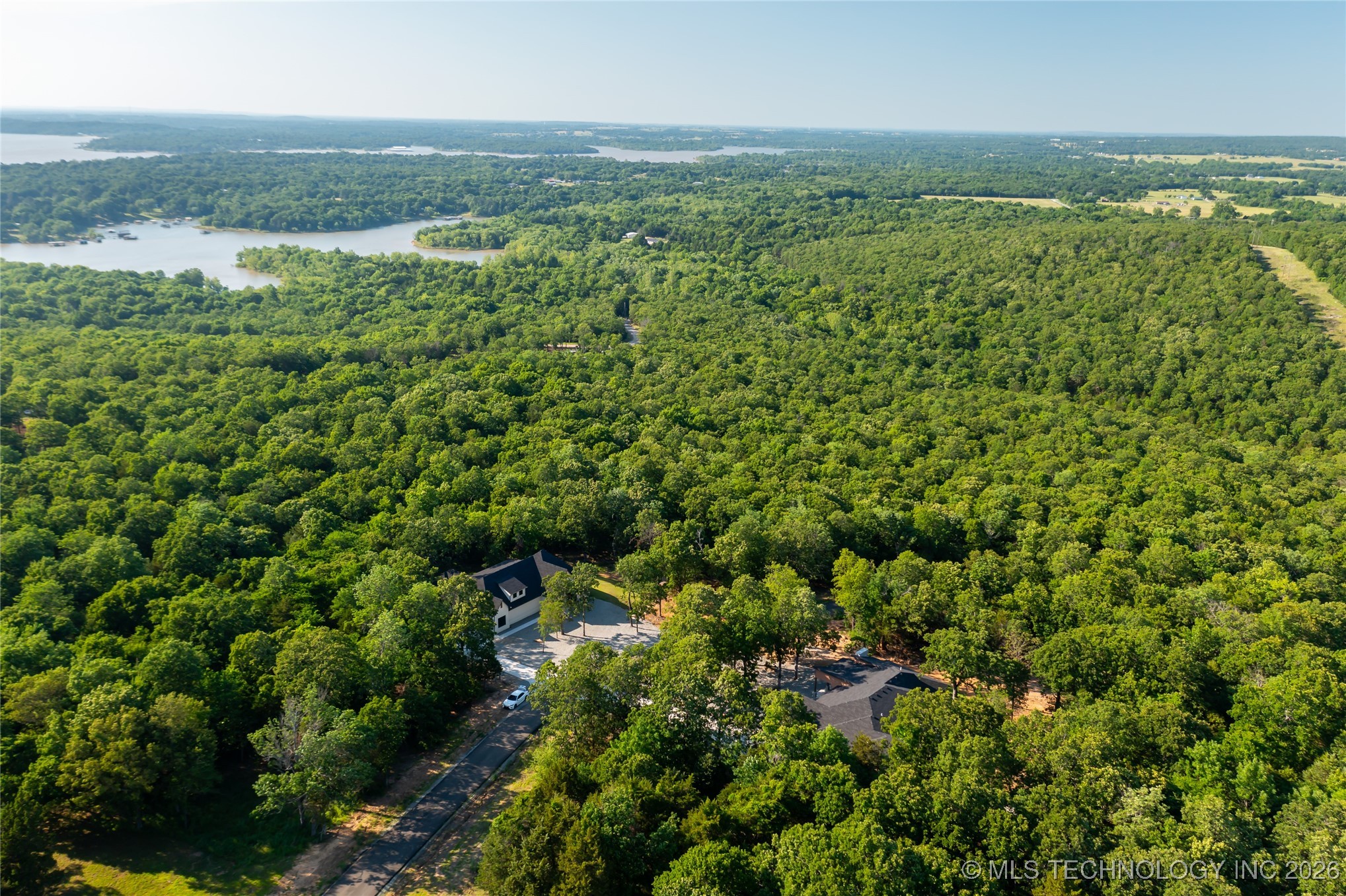 118289 S 4215 Property Photo 26