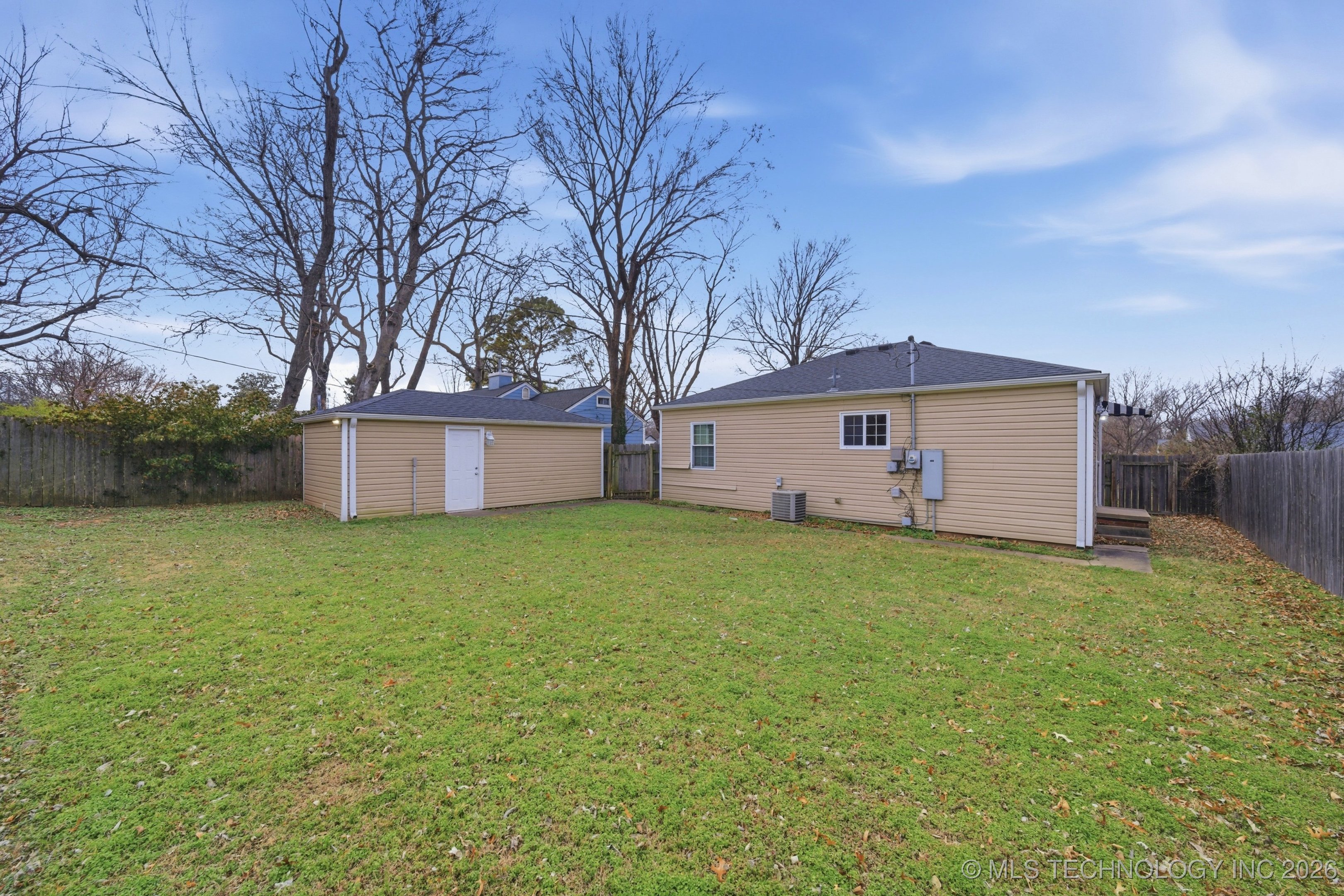 1321 S Quebec Avenue Property Photo 23