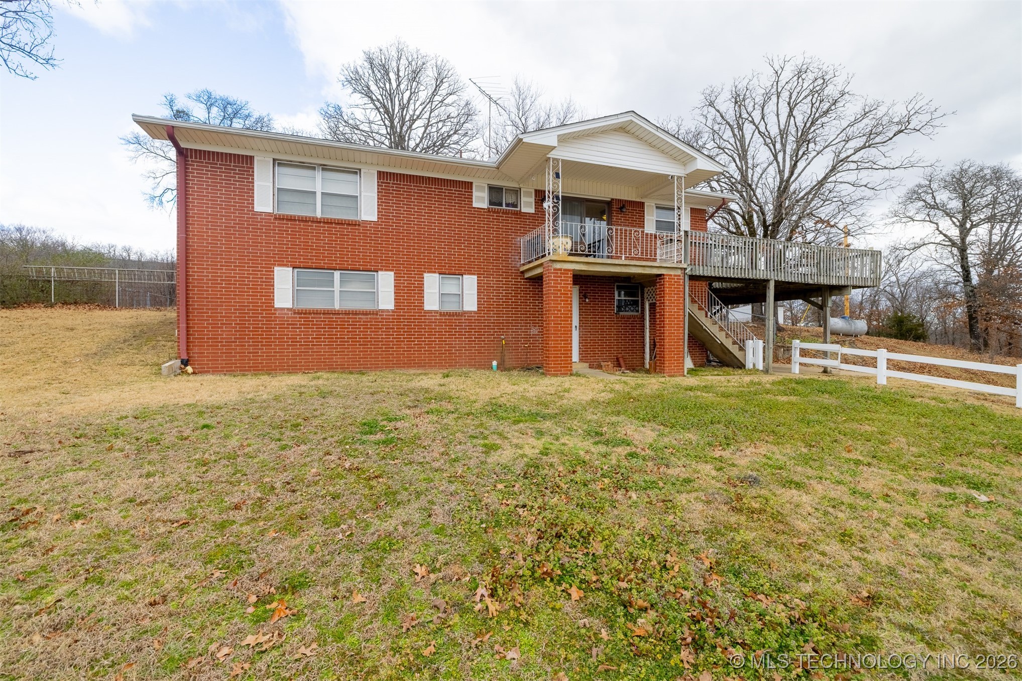 466821 E 1090 Road Property Photo 2