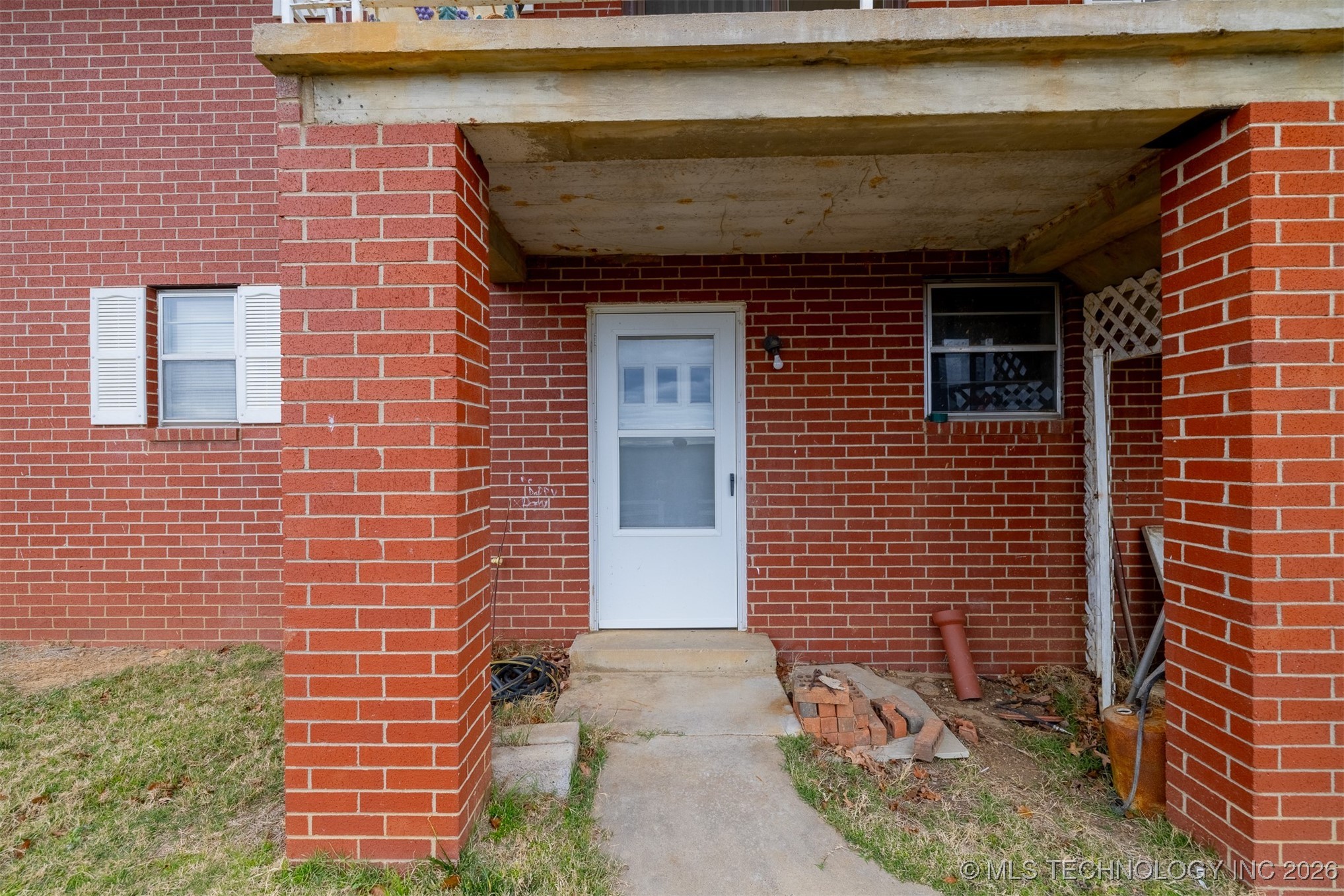 466821 E 1090 Road Property Photo 4