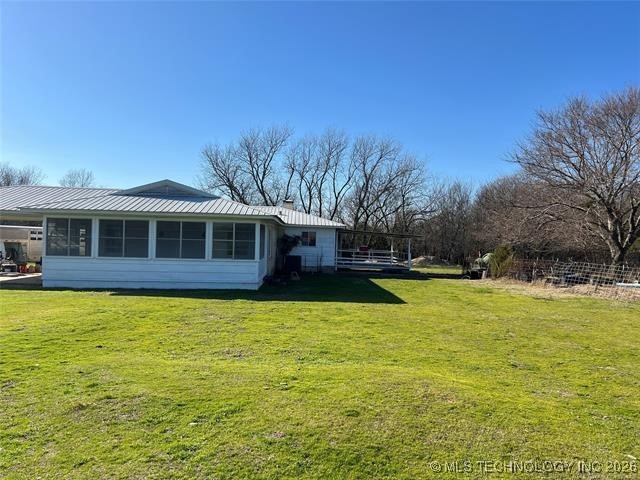 8925 State Road 78 Property Photo 1