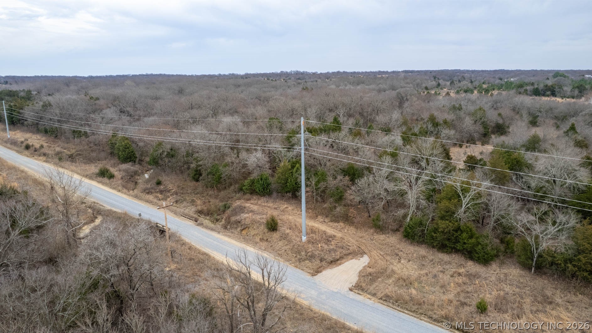 1 E 1180 Road Property Photo 5