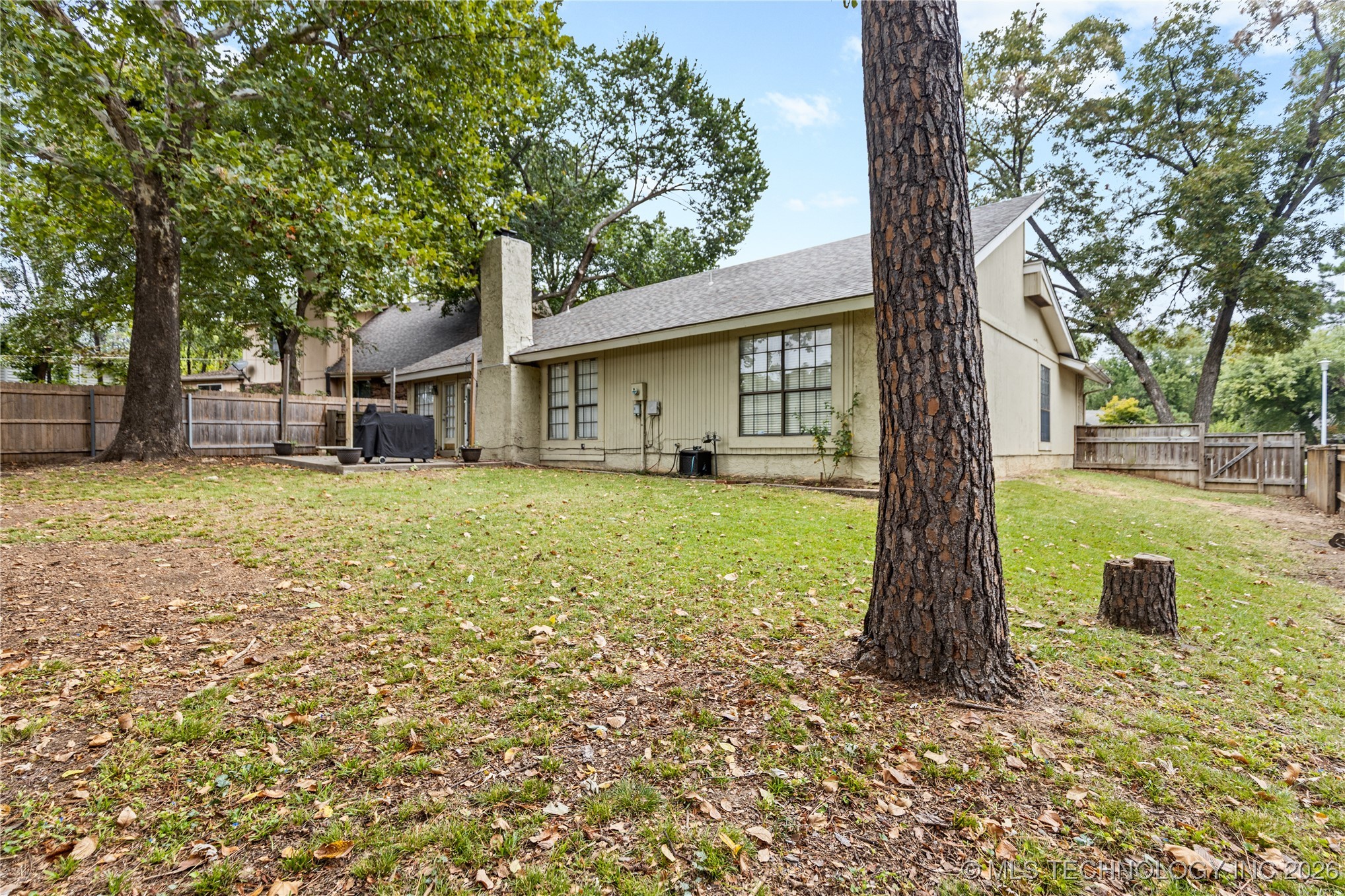 3762 E 81st Place Property Photo 3