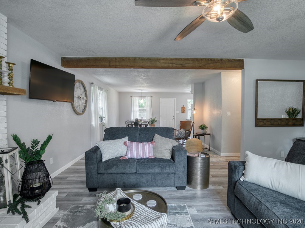 2005 E Foster Property Photo 5