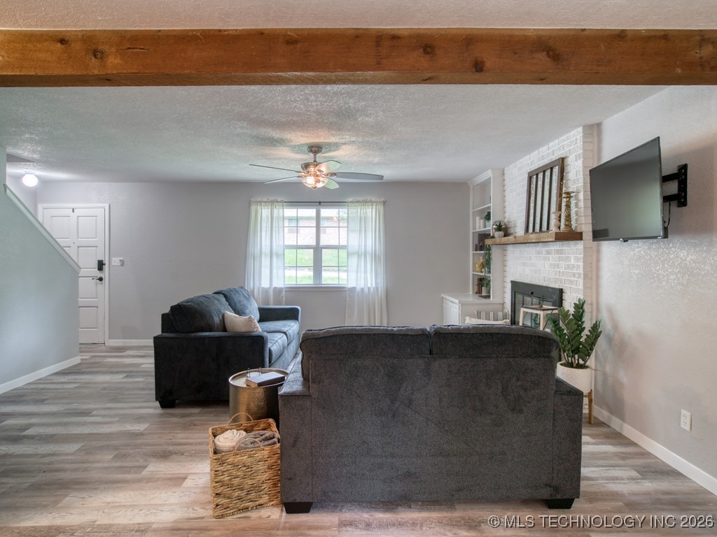 2005 E Foster Property Photo 6