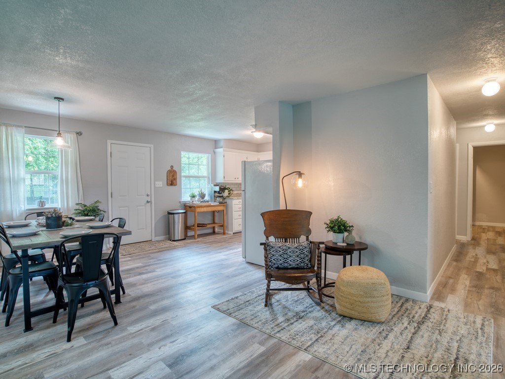 2005 E Foster Property Photo 7