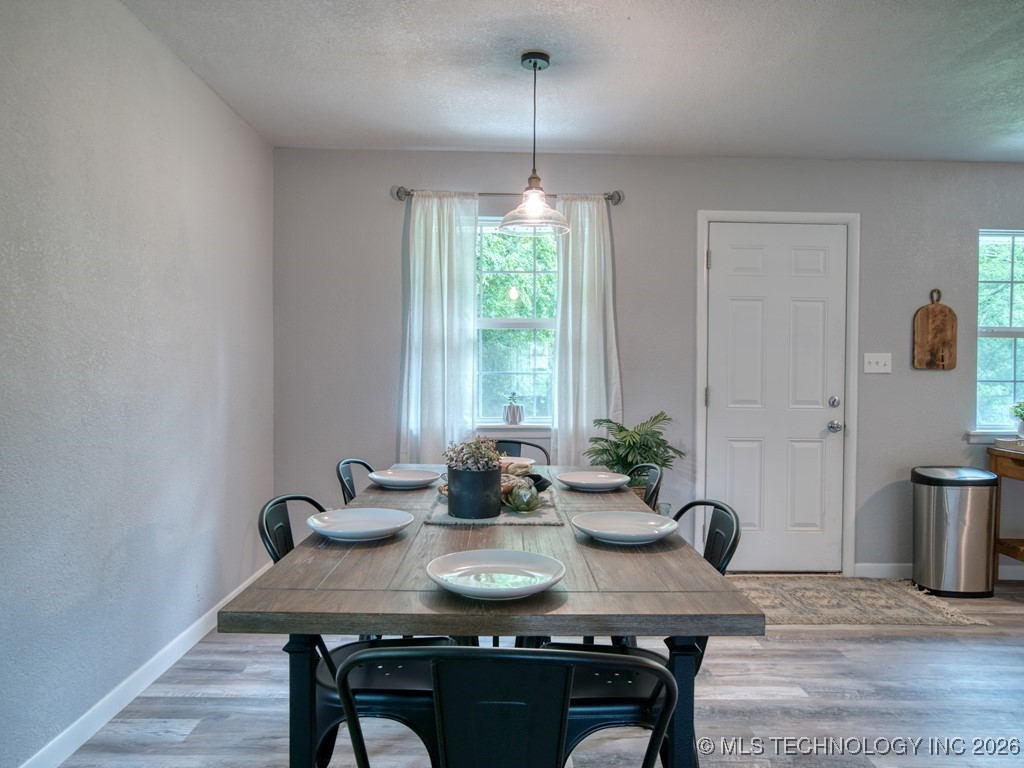 2005 E Foster Property Photo 8