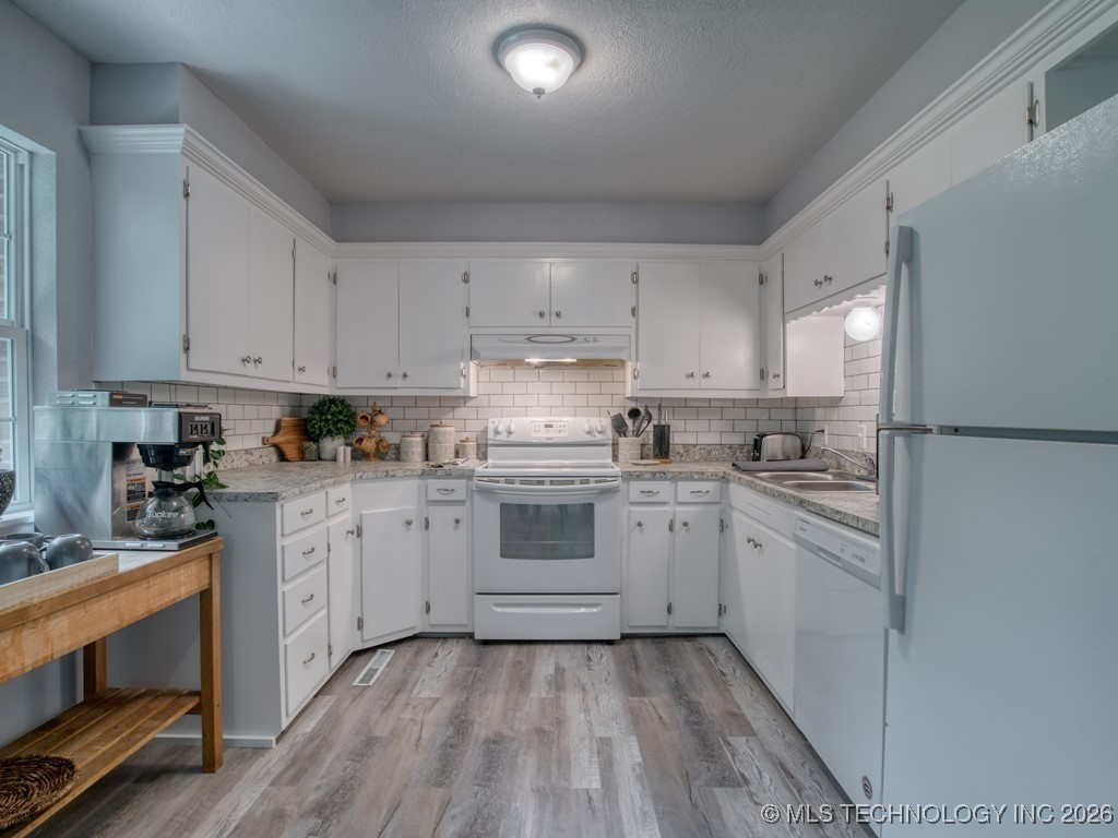 2005 E Foster Property Photo 10