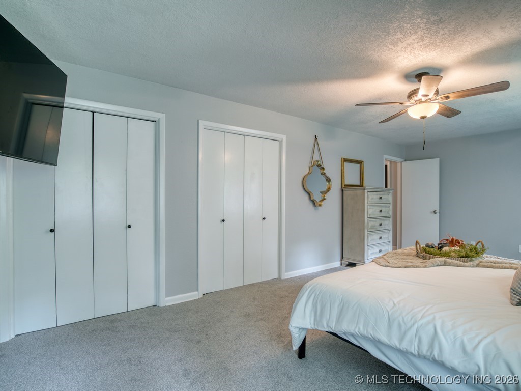 2005 E Foster Property Photo 13