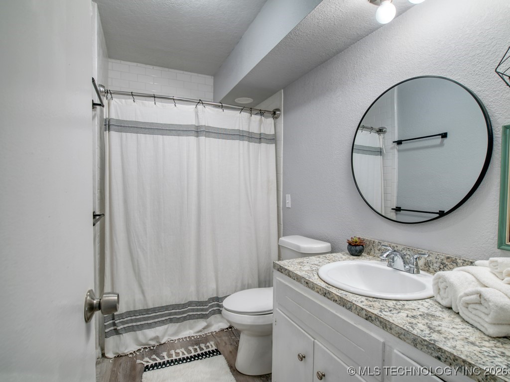 2005 E Foster Property Photo 14