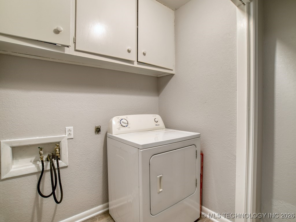 2005 E Foster Property Photo 19