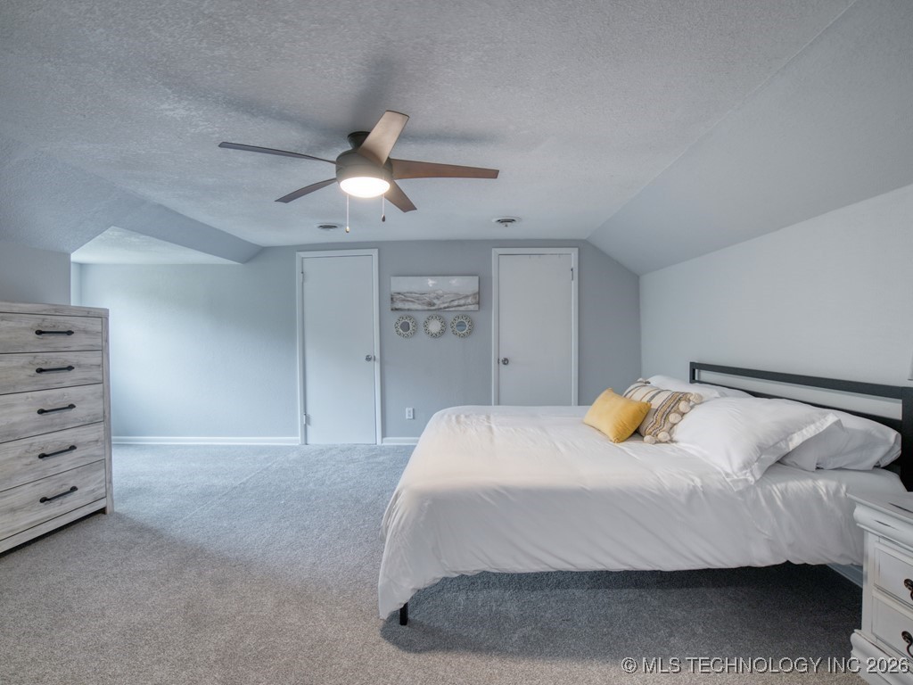 2005 E Foster Property Photo 20